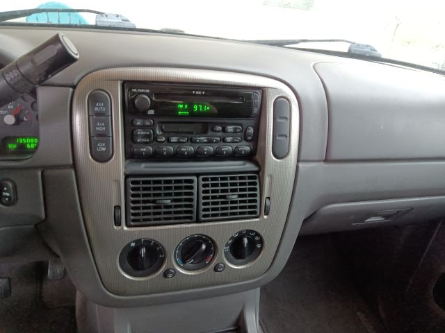 2003 EXPLORER XLT 4X4 (19).jpg
